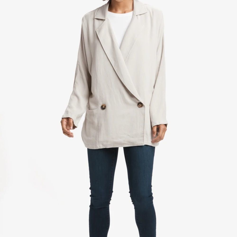 Lolë the Pearse Linen Jacket - Picture 3 of 8